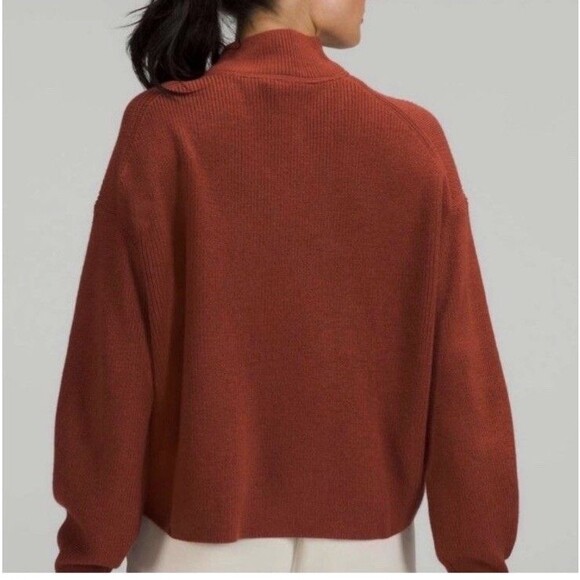 Lululemon Women’s Merino Wool Blend Ribbed Turtleneck Sweater Oversized Sz 2 - Picture 3 of 11